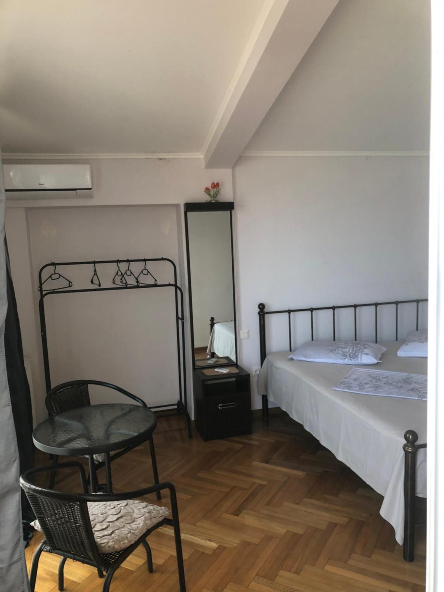 Cozy Guest House In Old Batumi Exterior photo