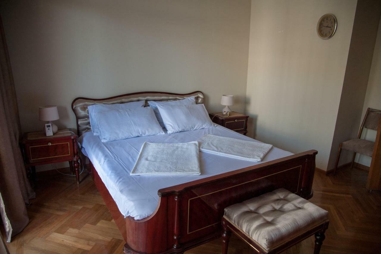 Cozy Guest House In Old Batumi Exterior photo