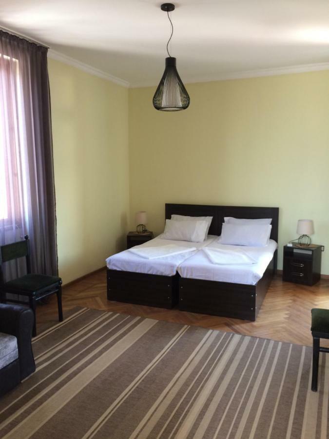 Cozy Guest House In Old Batumi Exterior photo