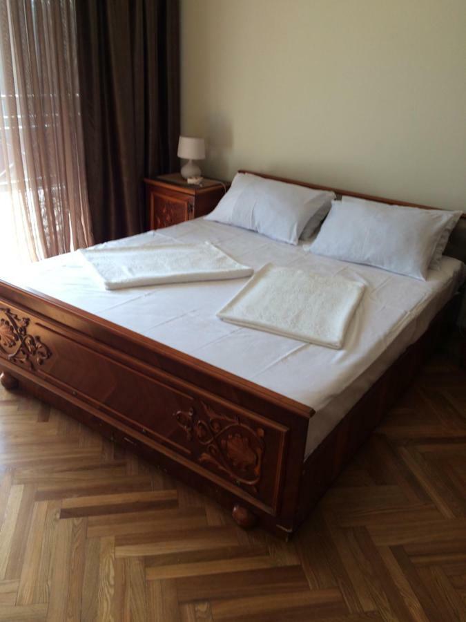 Cozy Guest House In Old Batumi Exterior photo
